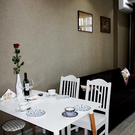 Batumi-Cozy Apartment Eksteriør billede